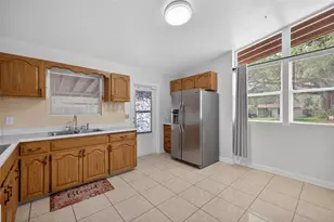 924 Lakewood Ave, Tampa, FL 33613 - Photo 4