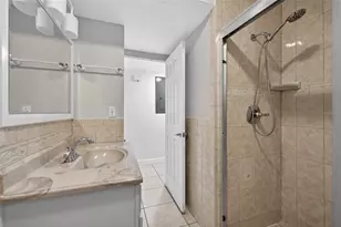 924 Lakewood Ave, Tampa, FL 33613 - Photo 24