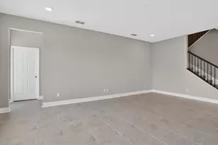 3168 Fall Harvest Dr, Zephyrhills, FL 33540 - Photo 12