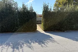1705 N Jefferson Ave, Largo, FL 33770 - Photo 2
