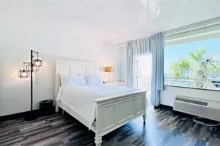 611 Destiny Dr, Ruskin, FL 33570 - Photo 4