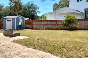 351 Davenport Ave NE, Saint Petersburg, FL 33702 - Photo 28