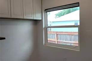 351 Davenport Ave NE, Saint Petersburg, FL 33702 - Photo 26