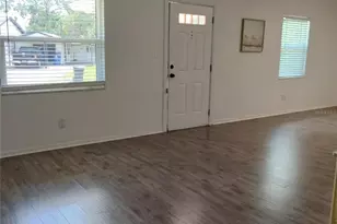 351 Davenport Ave NE, Saint Petersburg, FL 33702 - Photo 10