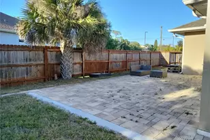 351 Davenport Ave NE, Saint Petersburg, FL 33702 - Photo 30