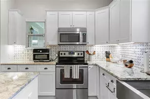 802 Dartmoor St N, Saint Petersburg, FL 33701 - Photo 12