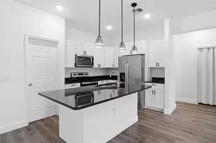 1535 13th St S, Saint Petersburg, FL 33705 - Photo 12