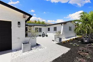 4618 Bayshore Blvd NE, Saint Petersburg, FL 33703 - Photo 4