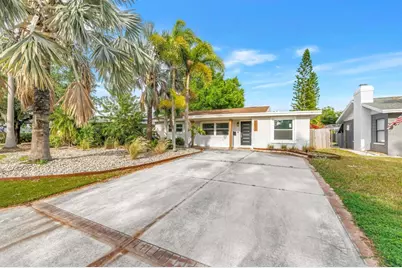 9045 3rd Street N, Saint Petersburg, FL 33702 - Photo 1