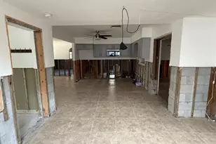 9045 3rd St N, Saint Petersburg, FL 33702 - Photo 10