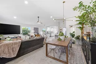2739 16th Ave N, Saint Petersburg, FL 33713 - Photo 2