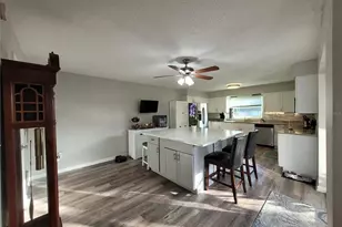 14521 Catalina Cir, Seminole, FL 33776 - Photo 10