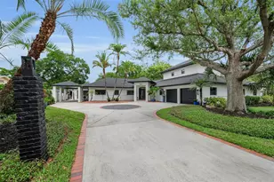 2521 Lake Ellen Dr, Tampa, FL 33618 - Photo 2
