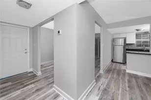 8345 13th St N, Saint Petersburg, FL 33702 - Photo 6