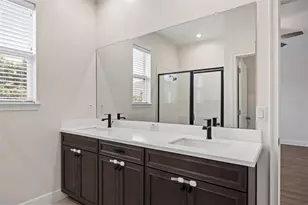 2485 Morninglight Dr, Lutz, FL 33558 - Photo 18