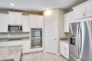 30708 Walker Cup Pl, Wesley Chapel, FL 33543 - Photo 8