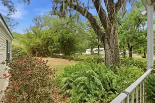 9101 Wood Terrace Dr, Tampa, FL 33637 - Photo 28
