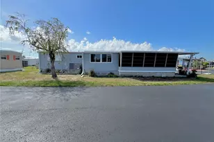7181 Mt Hawthorne Rd NE, Saint Petersburg, FL 33702 - Photo 16