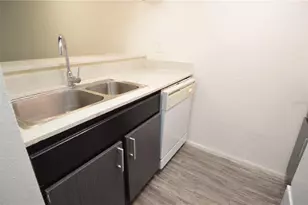 5006 Morro Manor Dr, Tampa, FL 33617 - Photo 14