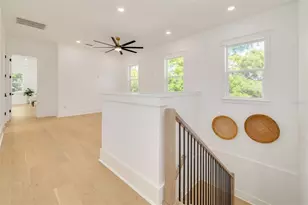 467 34th Ave N, Saint Petersburg, FL 33704 - Photo 18