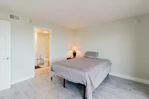 51 Island Way, Clearwater Beach, FL 33767 - Photo 30