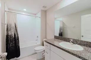 7025 King Crk Dr, Sun City Center, FL 33573 - Photo 28