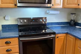 11727 Wesson Cir E, Tampa, FL 33618 - Photo 8