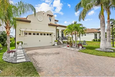 916 Seagrape Drive, Ruskin, FL 33570 - Photo 2