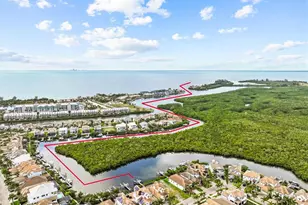 916 Seagrape Dr, Ruskin, FL 33570 - Photo 46