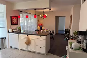 4696 48th Ave N, Saint Petersburg, FL 33714 - Photo 4