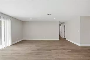6460 33rd Ave N, Saint Petersburg, FL 33710 - Photo 10