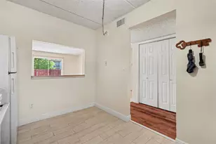 2845 Somerset Park Dr, Tampa, FL 33613 - Photo 4