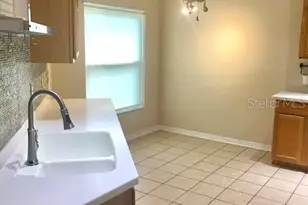 5804 Autumn Shire Dr, Zephyrhills, FL 33541 - Photo 10