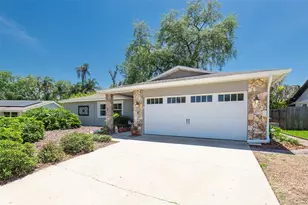 25 Harbor Woods Cir, Safety Harbor, FL 34695 - Photo 2