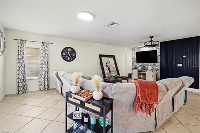 12123 Fern Blossom Drive, Gibsonton, FL 33534 - Photo 8