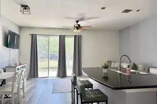 6956 Towne Lake Rd, Riverview, FL 33578 - Photo 4