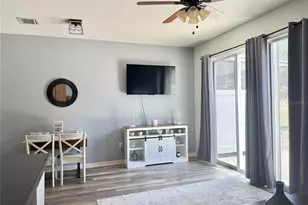 6956 Towne Lake Rd, Riverview, FL 33578 - Photo 8