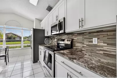8525 Heyward Road, Tampa, FL 33635 - Photo 8