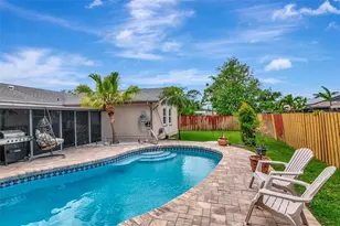 2601 60th Ave S, Saint Petersburg, FL 33712 - Photo 4
