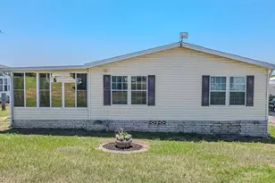 37627 Lorena Ave, Zephyrhills, FL 33541 - Photo 26