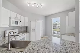 10504 Villa View Cir, Tampa, FL 33647 - Photo 10