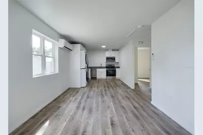 767 1/2 19th Avenue S, Saint Petersburg, FL 33705 - Photo 4
