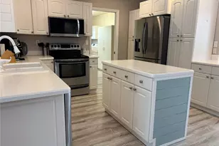 5875 Bay Pines Lakes Blvd, Saint Petersburg, FL 33708 - Photo 10