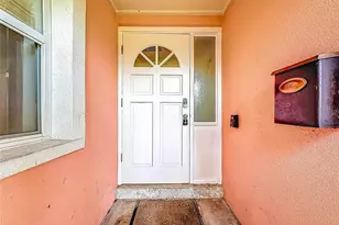 8820 58th Ln N, Pinellas Park, FL 33782 - Photo 6