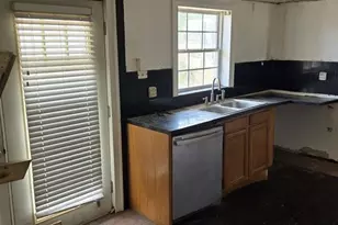 833 Sherwood Dr, Lake Wales, FL 33898 - Photo 8