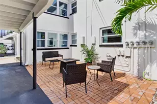 1065 Eden Isle Blvd NE, Saint Petersburg, FL 33704 - Photo 26