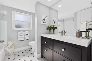 1065 Eden Isle Blvd NE, Saint Petersburg, FL 33704 - Photo 22