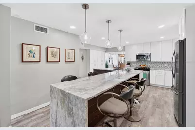 1065 Eden Isle Boulevard NE #1, Saint Petersburg, FL 33704 - Photo 10