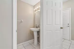 2237 Lake Woodberry Cir, Brandon, FL 33510 - Photo 16