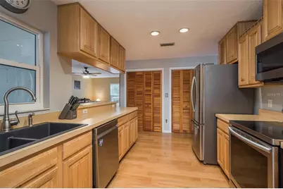 18619 Yokam Avenue, Lutz, FL 33549 - Photo 4